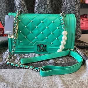 Badgley Mischka NWT turquoise quilted vegan leather crossbody with chain strap